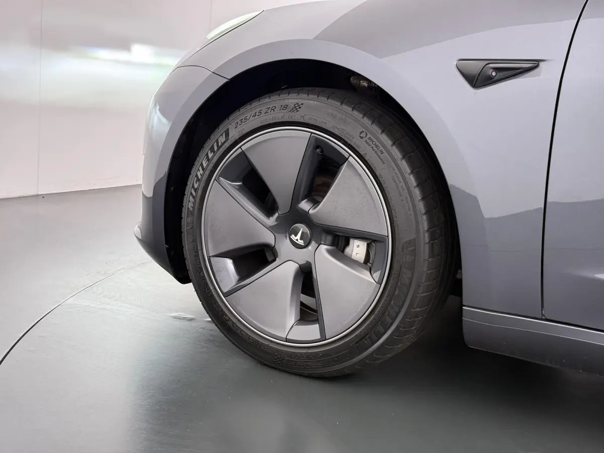 Long Range AWD 75 kWh FABRIEKSGARANTIE OP ACCU & AANDRIJFLIJN TOT 2031 OF 192.000 KM + ALGEMENE AUTO T/M 06-2027 of 80.000KM! BTW verrekenbaar | SOH 94% |