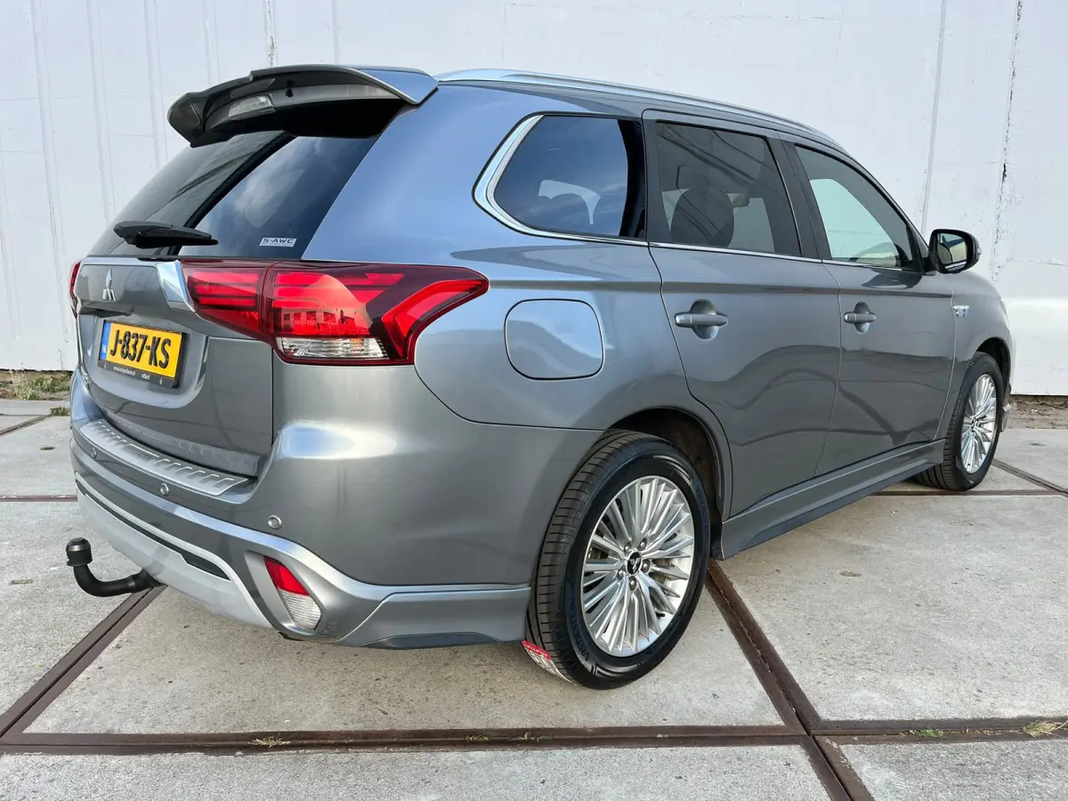 2.4 PHEV Instyle clima| trekhaak | leder | schuifdak | camera | Origineel NL-auto | dealer onderhouden