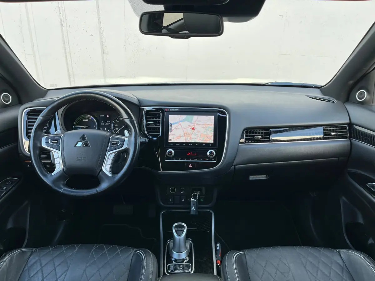 2.4 PHEV Instyle clima| trekhaak | leder | schuifdak | camera | Origineel NL-auto | dealer onderhouden
