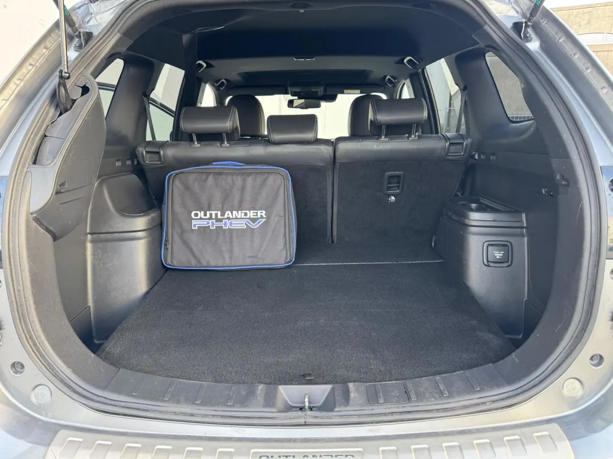 2.4 PHEV Instyle clima| trekhaak | leder | schuifdak | camera | Origineel NL-auto | dealer onderhouden