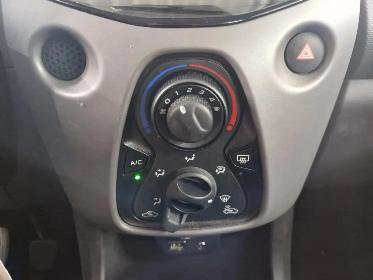 1.0 e-VTi Active Camera | Carplay | Airco | Bleutooth | Centrale Vergrendeling | LED Dagrij | Elek. Ramen | Achteruitrijcamera | Airco | Apple Carplay/Android Auto|telefoonintegratie premium