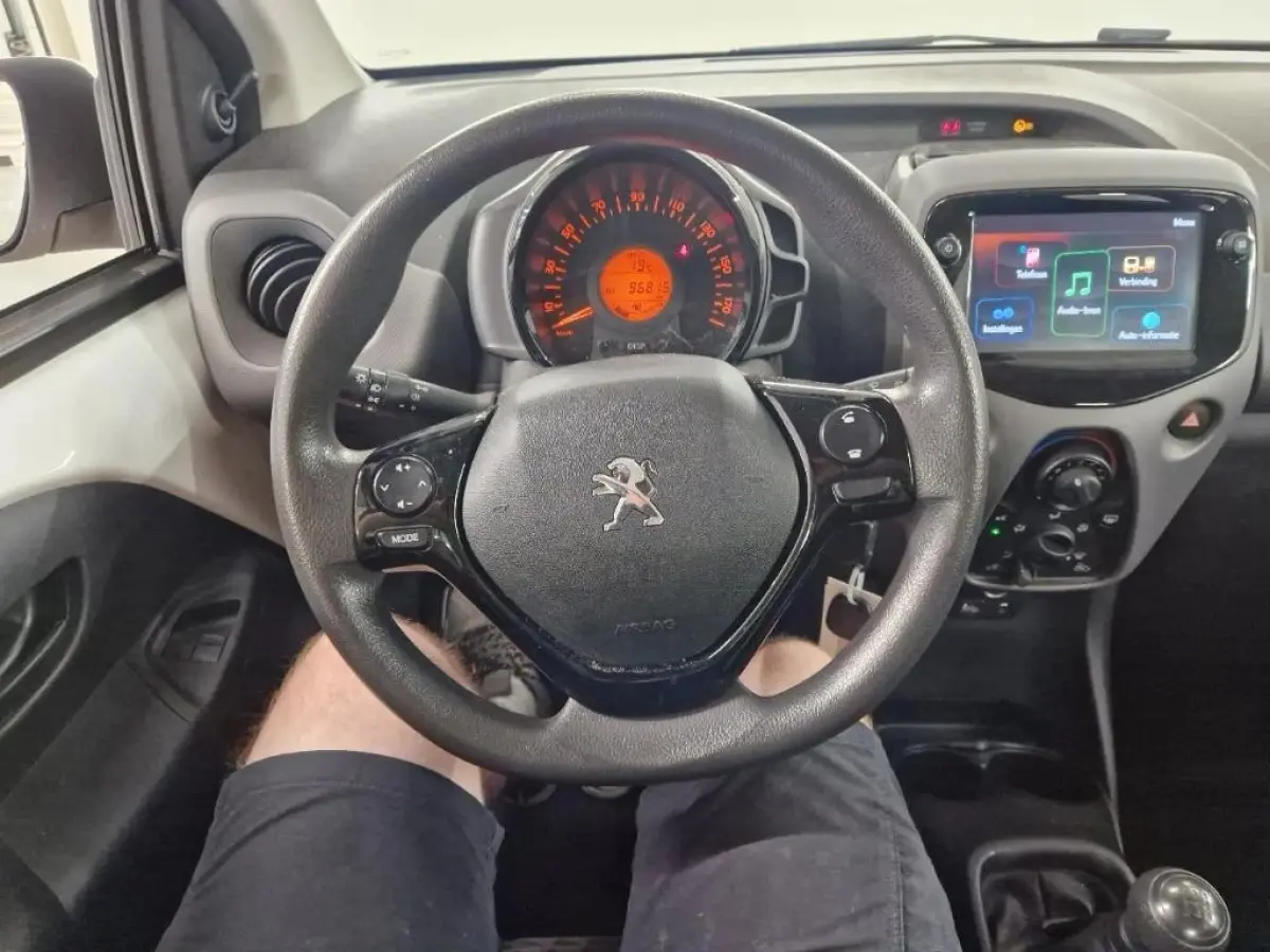 1.0 e-VTi Active Camera | Carplay | Airco | Bleutooth | Centrale Vergrendeling | LED Dagrij | Elek. Ramen | Achteruitrijcamera | Airco | Apple Carplay/Android Auto|telefoonintegratie premium