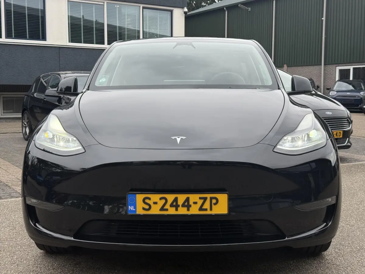 Long Range AWD 75 kWh VAN: 38.900,- VOOR: 35.877,- UW HERFSTVOORDEEL: 3.023,-|SOH 92%| ORIGINEEL NED. NAP| 1STE EIGENAAR!| FABRIEKSGARANTIE OP ACCU & AANDRIJFLIJN TOT 2031 OF 192.000 KM| BTW