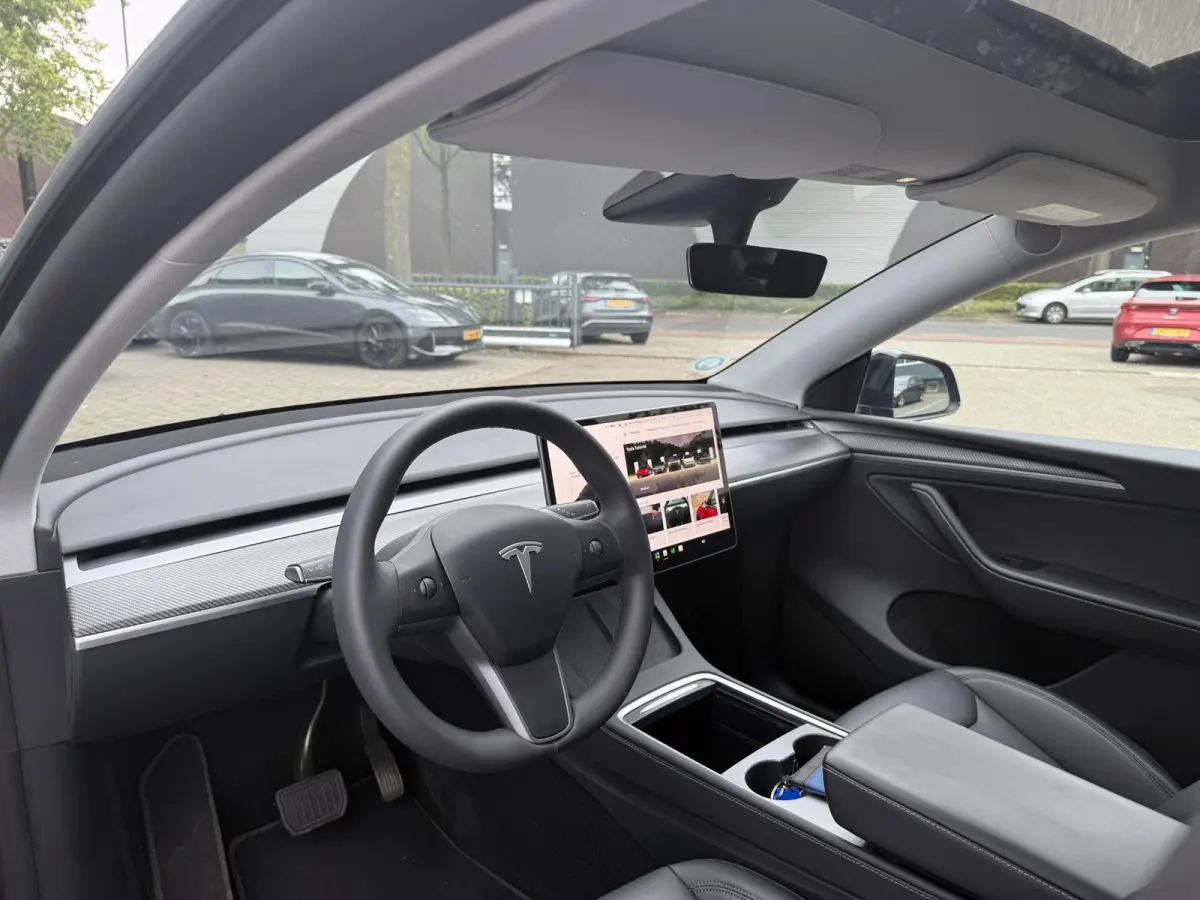 Long Range AWD 75 kWh VAN: 38.900,- VOOR: 35.877,- UW HERFSTVOORDEEL: 3.023,-|SOH 92%| ORIGINEEL NED. NAP| 1STE EIGENAAR!| FABRIEKSGARANTIE OP ACCU & AANDRIJFLIJN TOT 2031 OF 192.000 KM| BTW