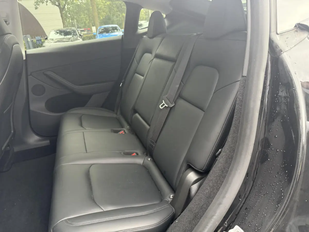 Long Range AWD 75 kWh VAN: 38.900,- VOOR: 35.877,- UW HERFSTVOORDEEL: 3.023,-|SOH 92%| ORIGINEEL NED. NAP| 1STE EIGENAAR!| FABRIEKSGARANTIE OP ACCU & AANDRIJFLIJN TOT 2031 OF 192.000 KM| BTW