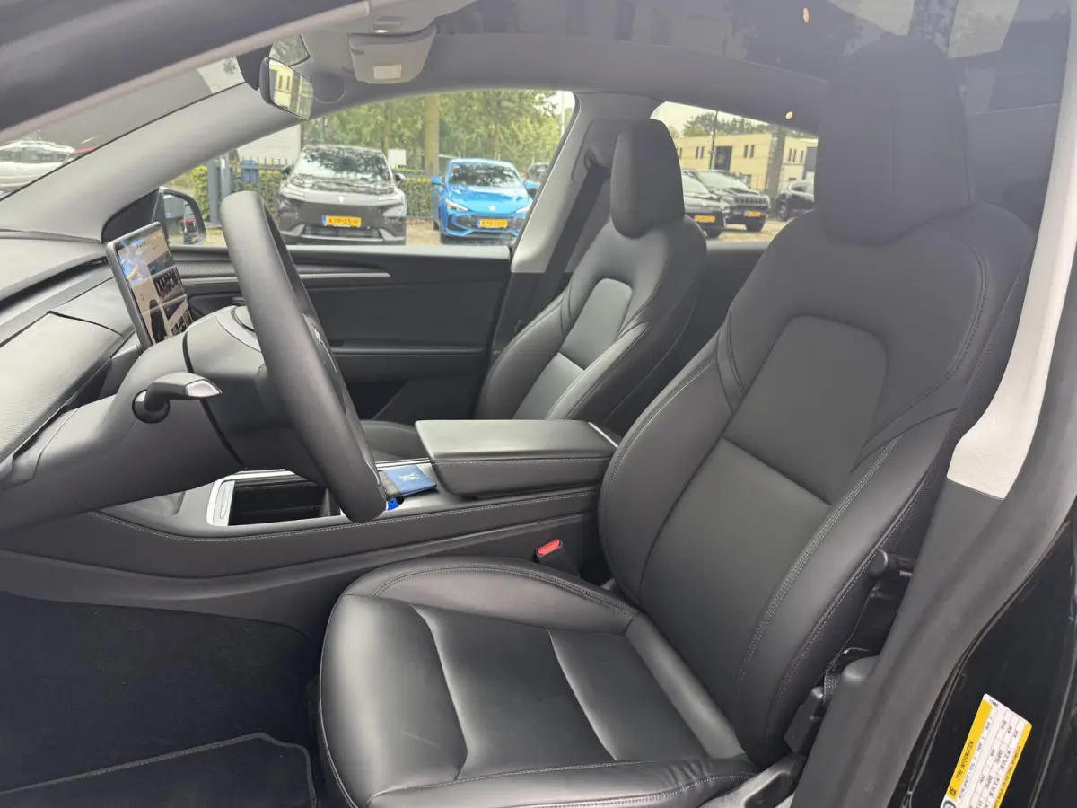 Long Range AWD 75 kWh VAN: 38.900,- VOOR: 35.877,- UW HERFSTVOORDEEL: 3.023,-|SOH 92%| ORIGINEEL NED. NAP| 1STE EIGENAAR!| FABRIEKSGARANTIE OP ACCU & AANDRIJFLIJN TOT 2031 OF 192.000 KM| BTW