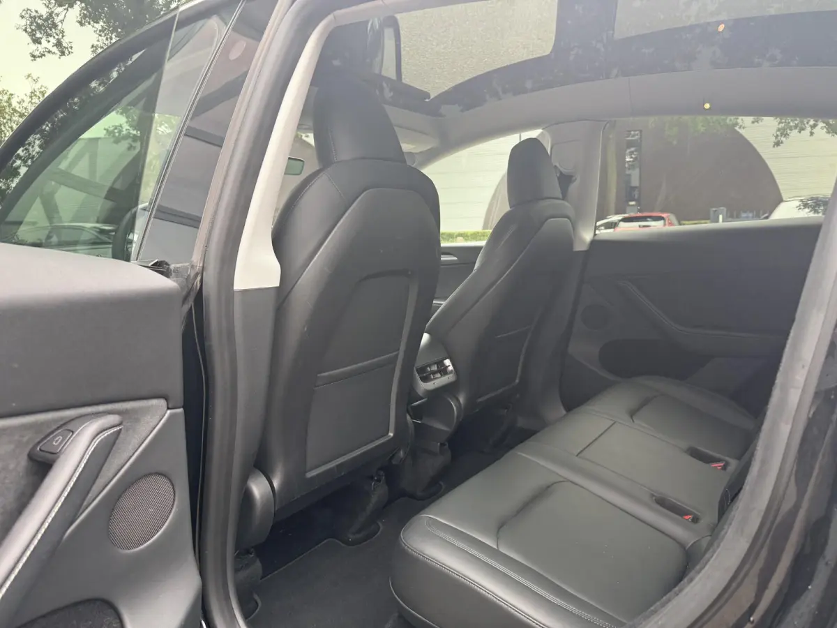 Long Range AWD 75 kWh VAN: 38.900,- VOOR: 35.877,- UW HERFSTVOORDEEL: 3.023,-|SOH 92%| ORIGINEEL NED. NAP| 1STE EIGENAAR!| FABRIEKSGARANTIE OP ACCU & AANDRIJFLIJN TOT 2031 OF 192.000 KM| BTW