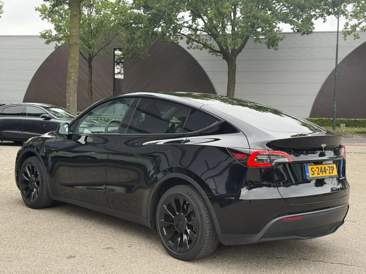 Long Range AWD 75 kWh VAN: 38.900,- VOOR: 35.877,- UW HERFSTVOORDEEL: 3.023,-|SOH 92%| ORIGINEEL NED. NAP| 1STE EIGENAAR!| FABRIEKSGARANTIE OP ACCU & AANDRIJFLIJN TOT 2031 OF 192.000 KM| BTW