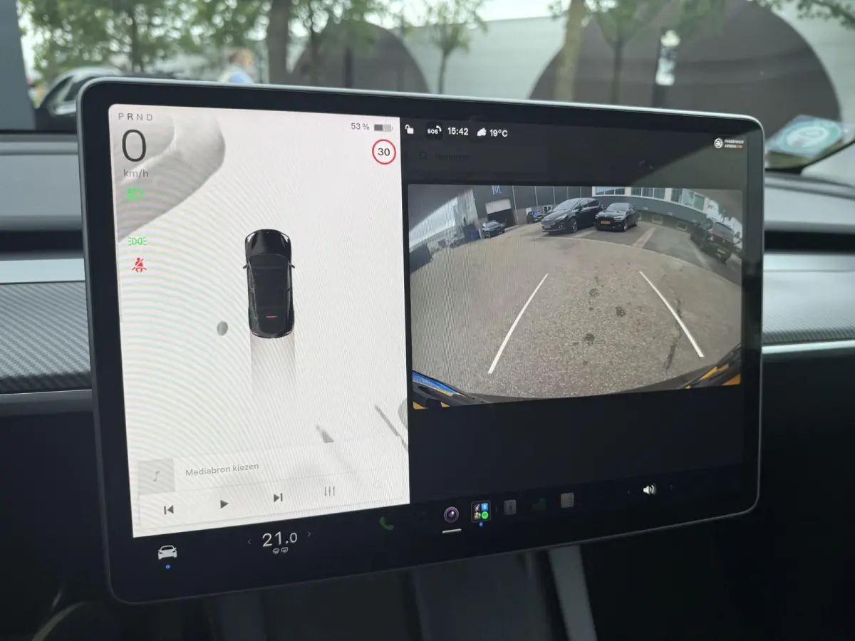Long Range AWD 75 kWh VAN: 38.900,- VOOR: 35.877,- UW HERFSTVOORDEEL: 3.023,-|SOH 92%| ORIGINEEL NED. NAP| 1STE EIGENAAR!| FABRIEKSGARANTIE OP ACCU & AANDRIJFLIJN TOT 2031 OF 192.000 KM| BTW