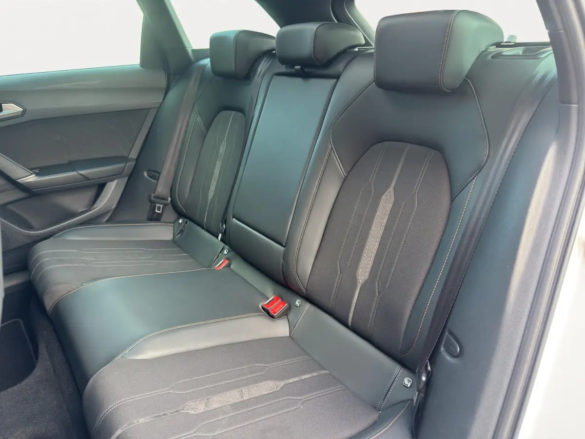 1.4 e-Hybrid 245PK VZ Adrenaline Pano Keyless Schaalstoelen