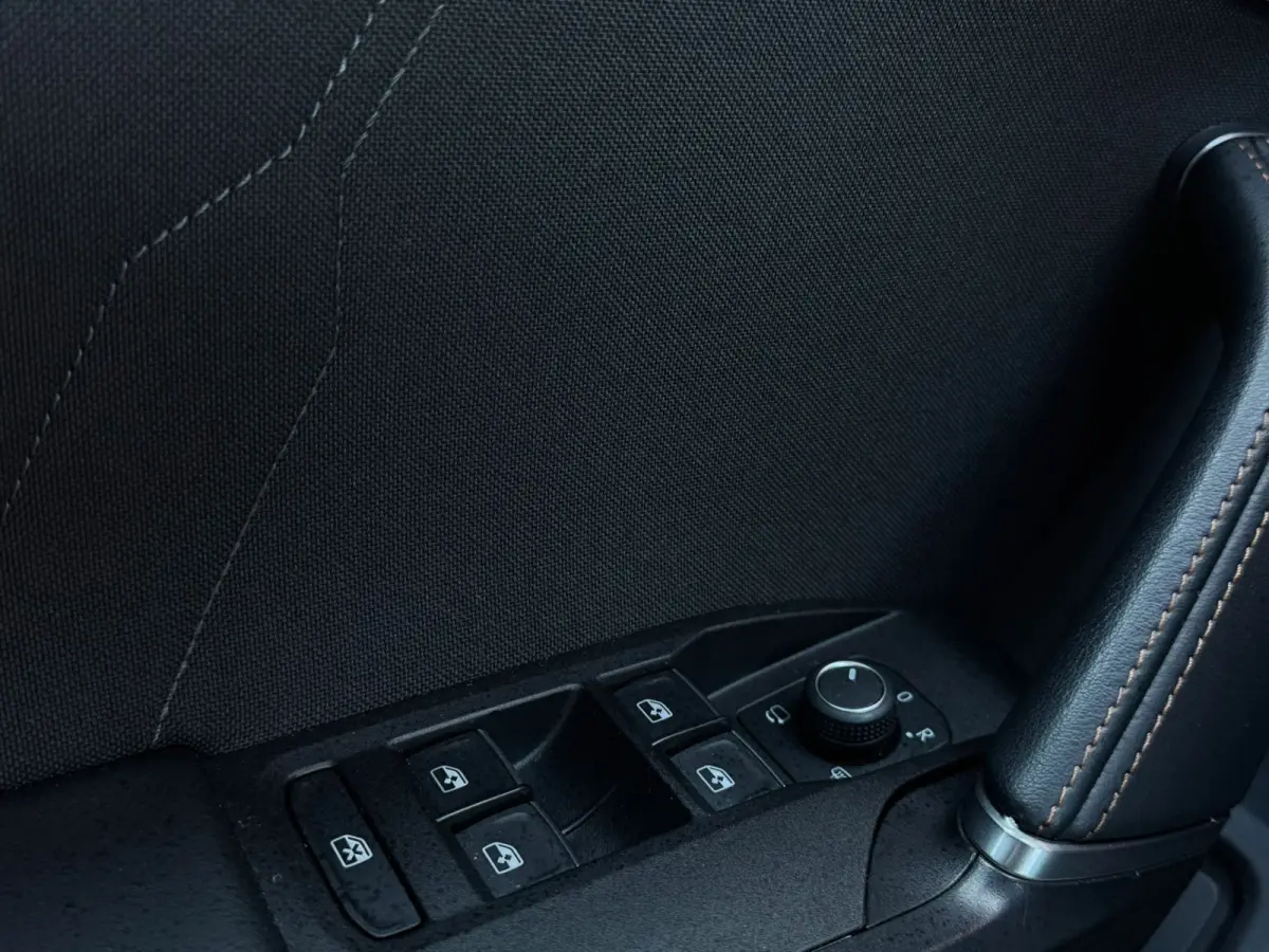 1.4 e-Hybrid 245PK VZ Adrenaline Pano Keyless Schaalstoelen