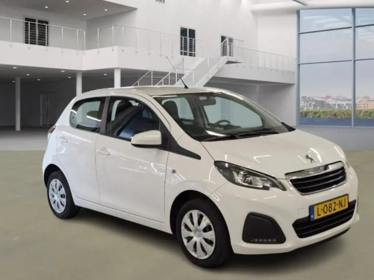 1.0 e-VTi Active Camera | Carplay | Airco | Bleutooth | Centrale Vergrendeling | LED Dagrij | Elek. Ramen | Achteruitrijcamera | Airco | Apple Carplay/Android Auto|telefoonintegratie premium