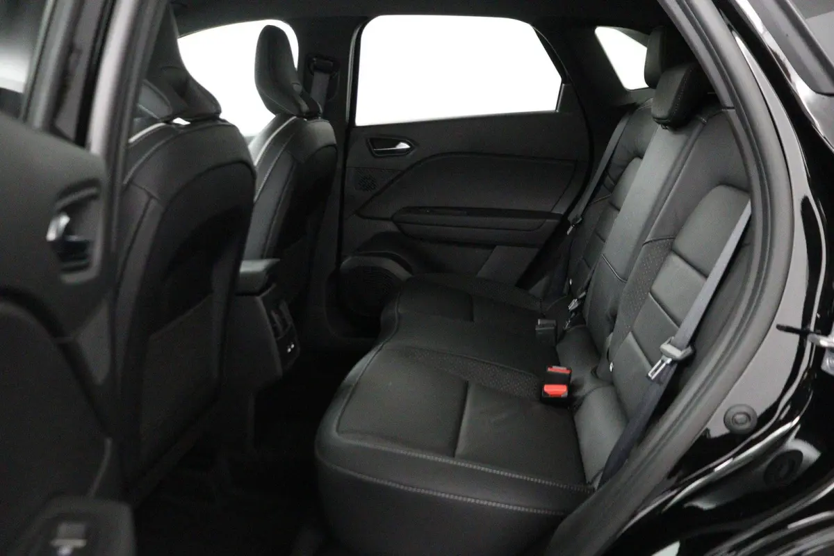 1.8 HEV Instyle | € 3.000,- voorraadvoordeel | Lederen bekleding | 360 graden camera |