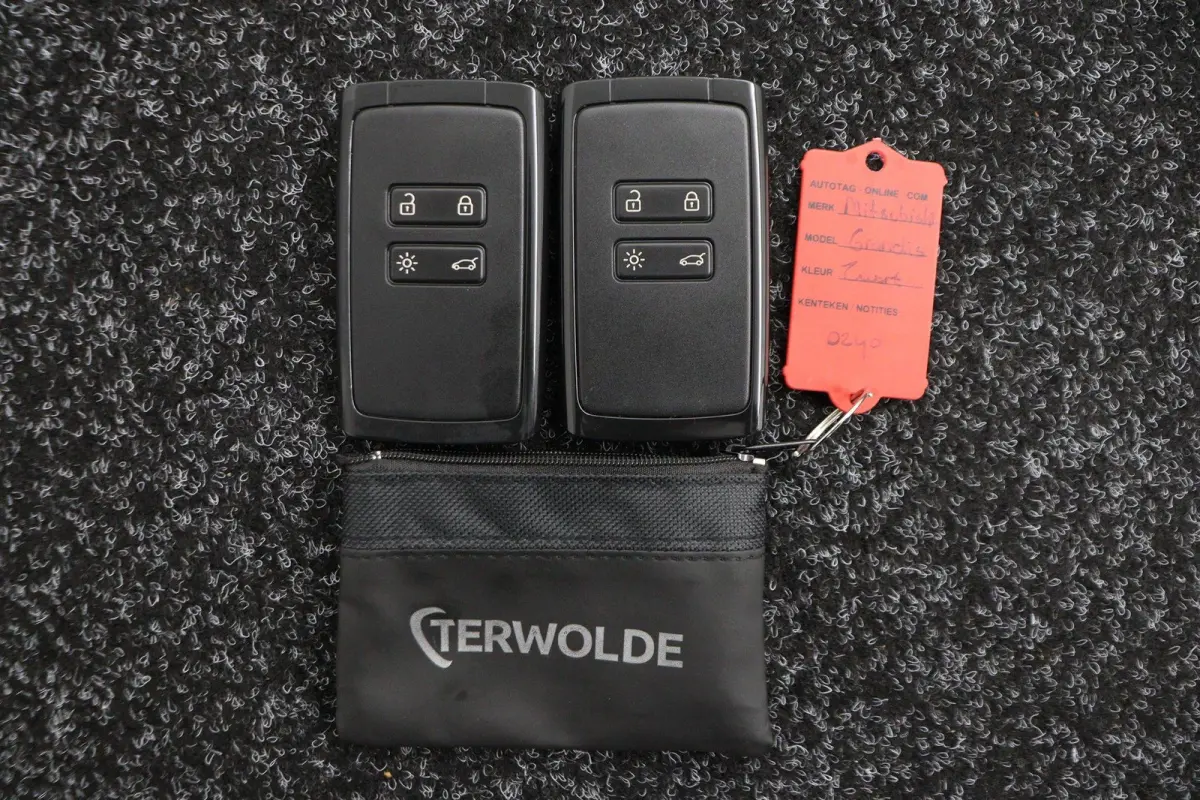 1.8 HEV Instyle | € 3.000,- voorraadvoordeel | Lederen bekleding | 360 graden camera |