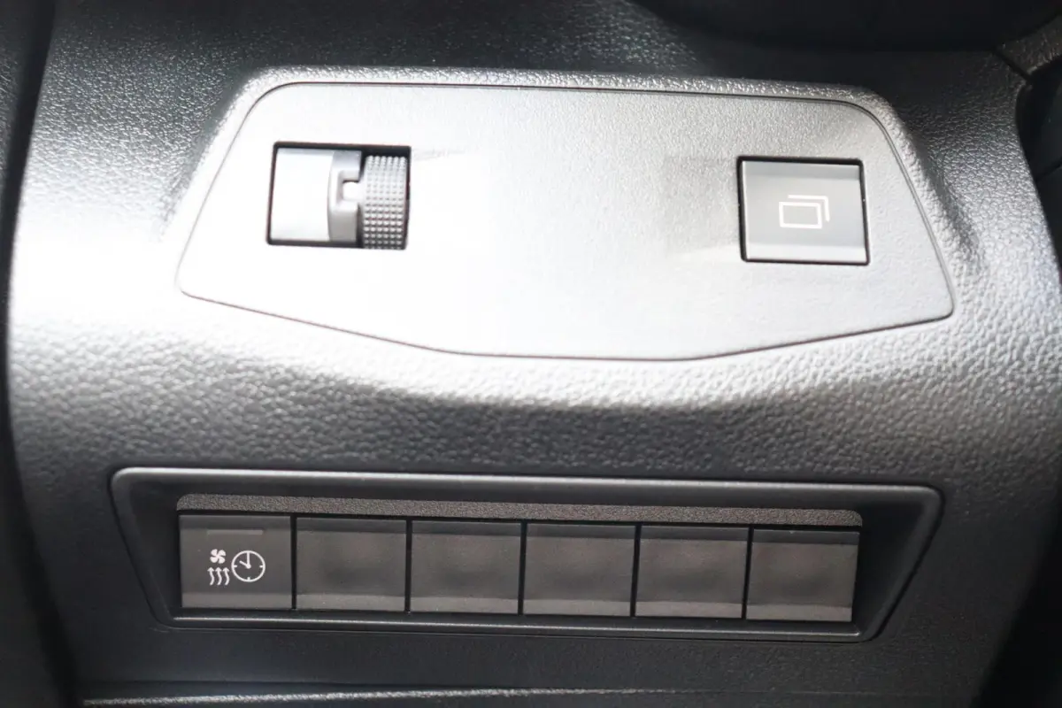 136 L1 50 kWh Apple CarPlay Achteruitrijcamera Comfortstoel