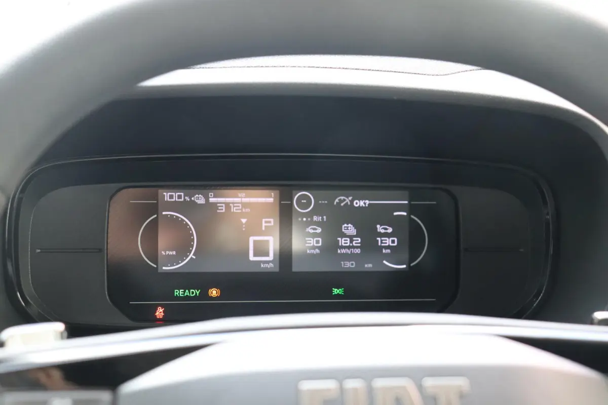 136 L1 50 kWh Apple CarPlay Achteruitrijcamera Comfortstoel