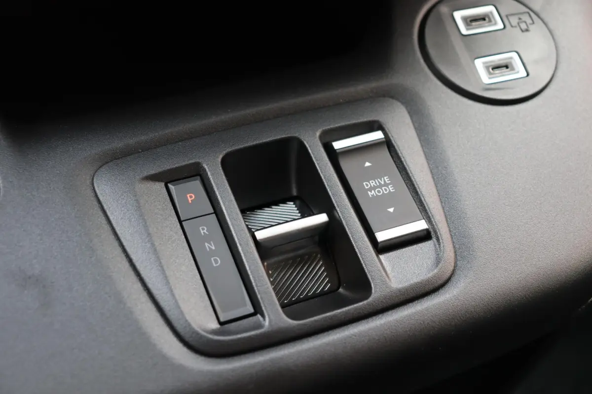 136 L1 50 kWh Apple CarPlay Achteruitrijcamera Comfortstoel