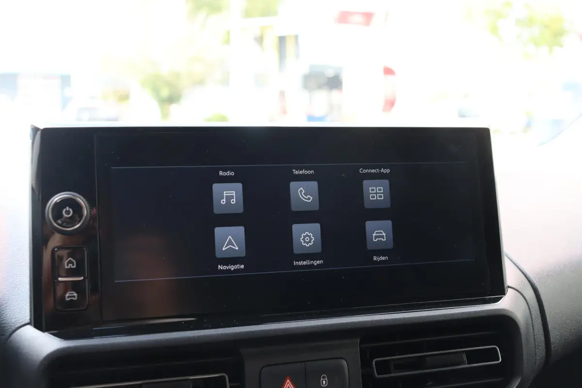 136 L1 50 kWh Apple CarPlay Achteruitrijcamera Comfortstoel