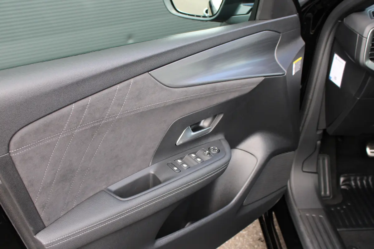 Mokka-e GSE 54 kWh | Sportstoelen | Camera | Stoelverwarming | Navigatie | Fase 3 Laden |