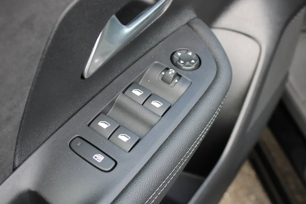 Mokka-e GSE 54 kWh | Sportstoelen | Camera | Stoelverwarming | Navigatie | Fase 3 Laden |