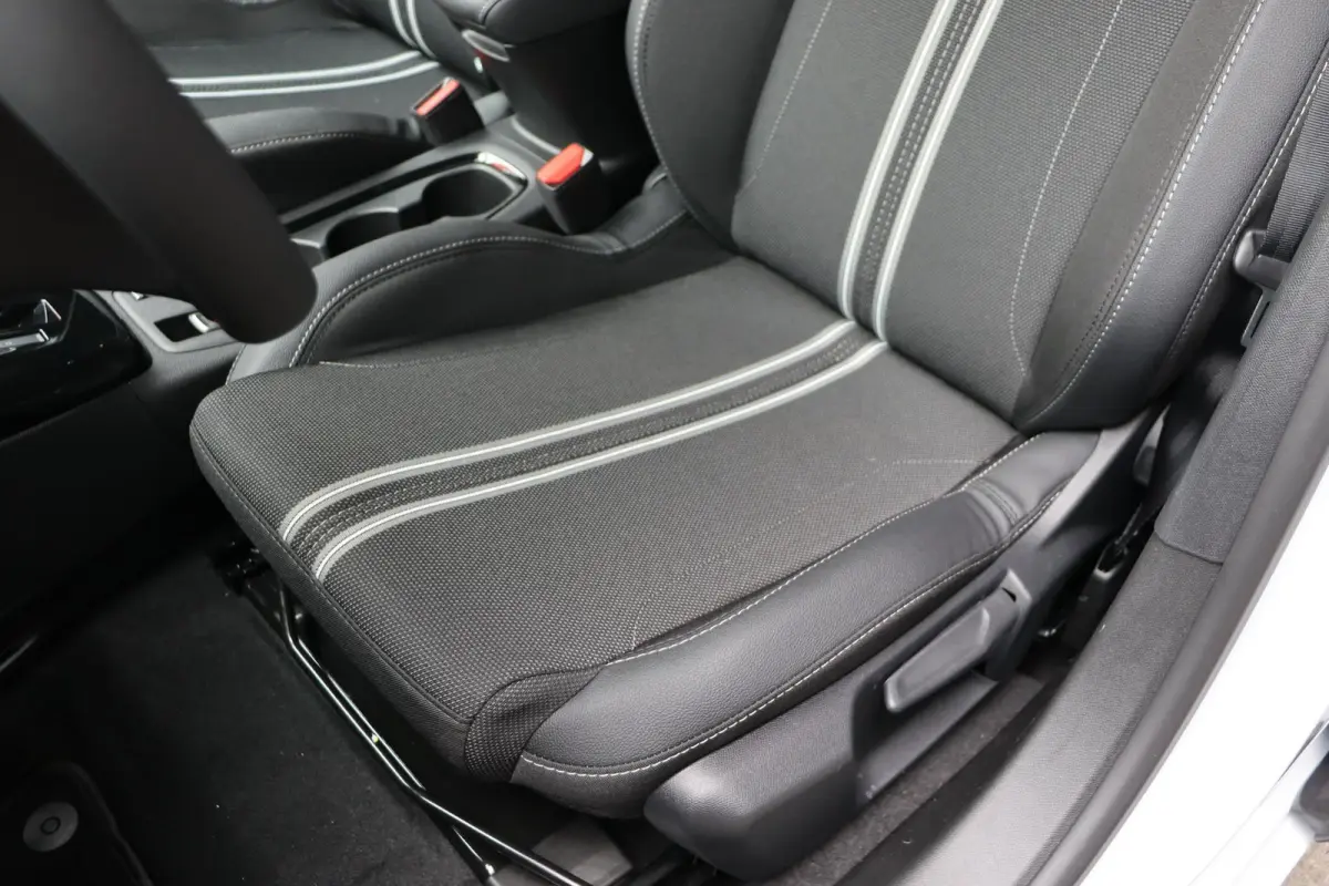 1.2 Turbo Hybrid GS Stoel-Stuurverwarming Keyless Climate Control
