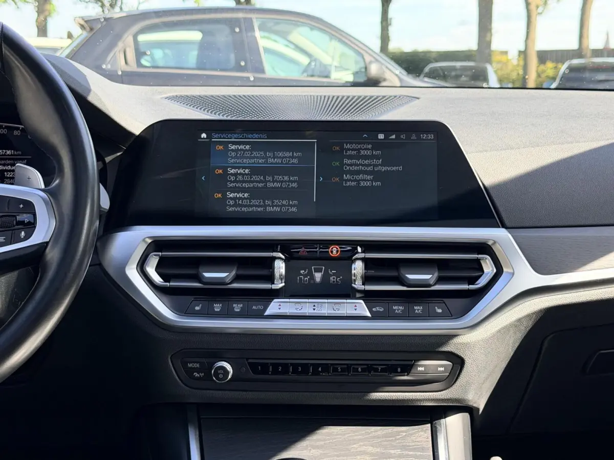 320e Business Edition Plus | M Sport | Leder | Achteruitrijcamera | Panoramadak | Stoelverwarming | SoH 94%