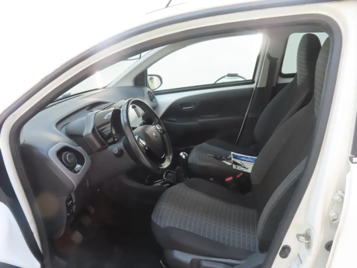 1.0 e-VTi Allure TOP! Camera | Carplay | Climate Control  | 15" Lichtmetaal | DAB | LED Dagrij | Elek. Ramen| Achteruitrijcamera | Airco | Apple Carplay/Android Auto|telefoonintegratie premi