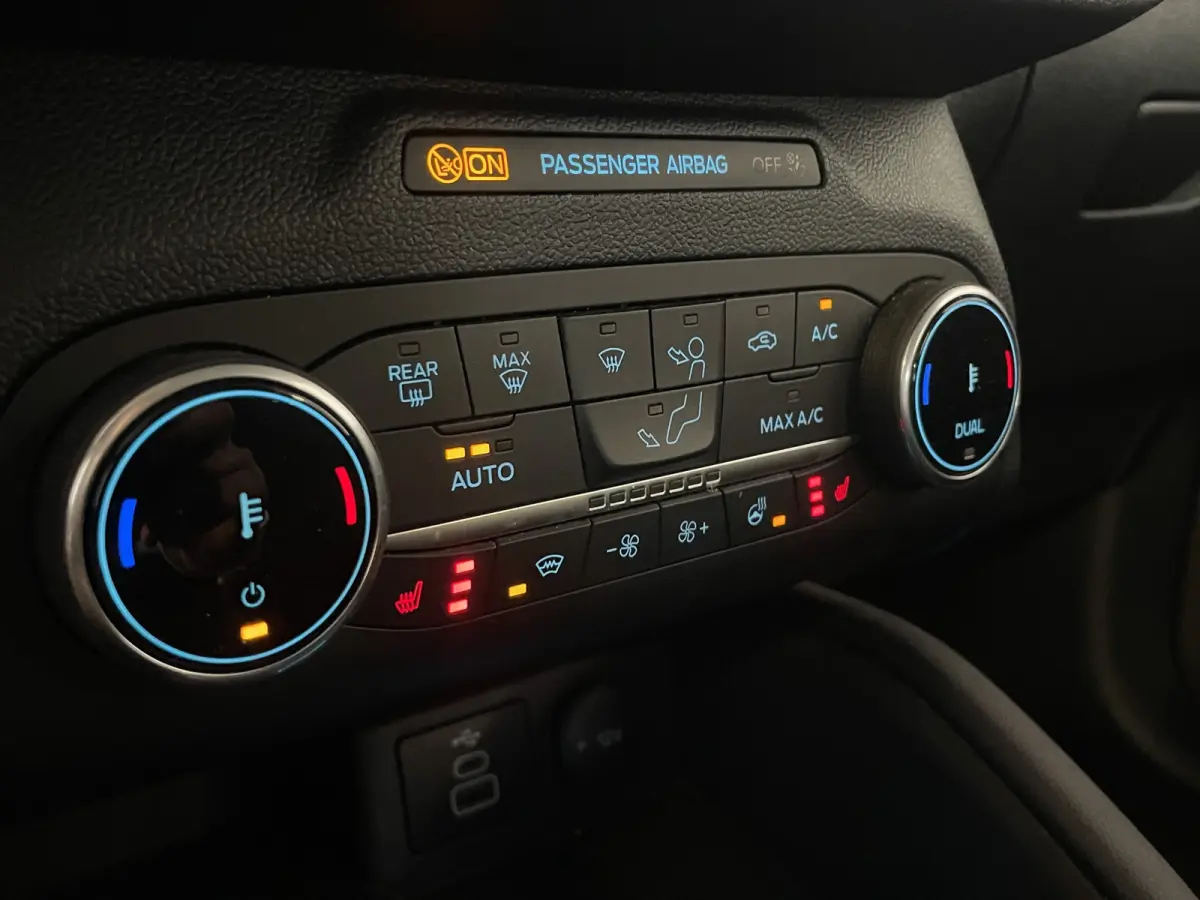 2.5 PHEV Titanium Stoel- stuurverw | Cruise control | Carplay | Achteruitrij camera | Elektrische trekhaak