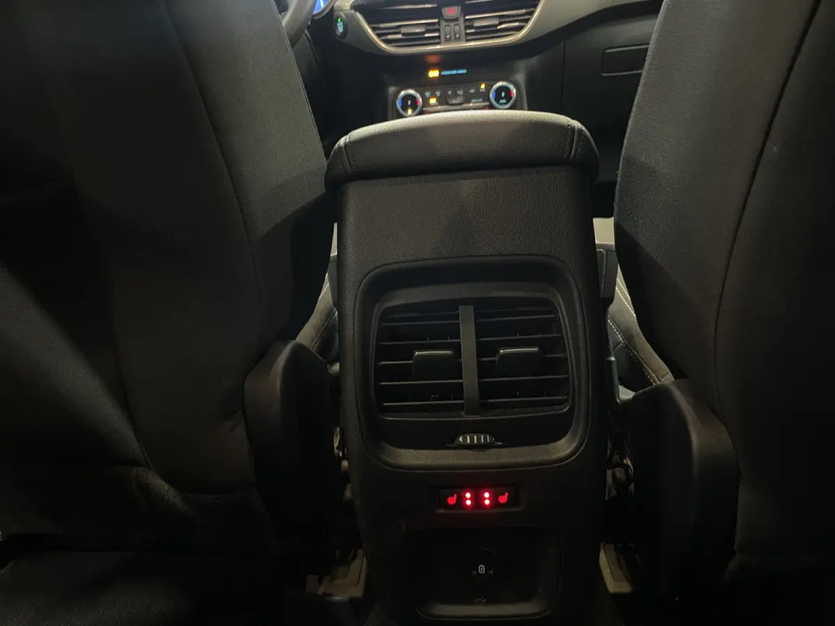 2.5 PHEV Titanium Stoel- stuurverw | Cruise control | Carplay | Achteruitrij camera | Elektrische trekhaak