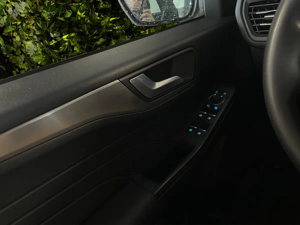 2.5 PHEV Titanium Stoel- stuurverw | Cruise control | Carplay | Achteruitrij camera | Elektrische trekhaak