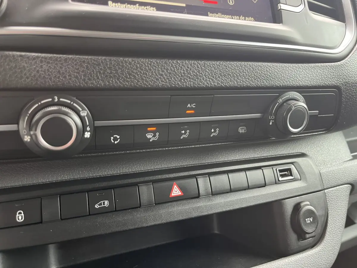 2.0 CDTI 123pk E6 L3H1 Edition Automaat 3p Lease €304 p/m, Imperiaal,  Airco, PDC, Navi, Carplay, Camera, Onderhouds historie aanwezig