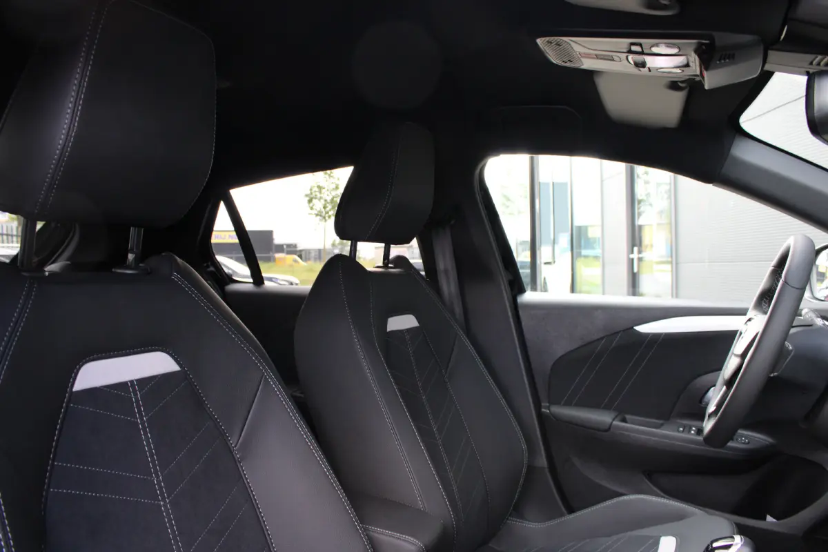 1.2 Turbo Ultimate | Navigatie | Camera | Massage | Stoelverwarming | Alcantara | Apple carplay |