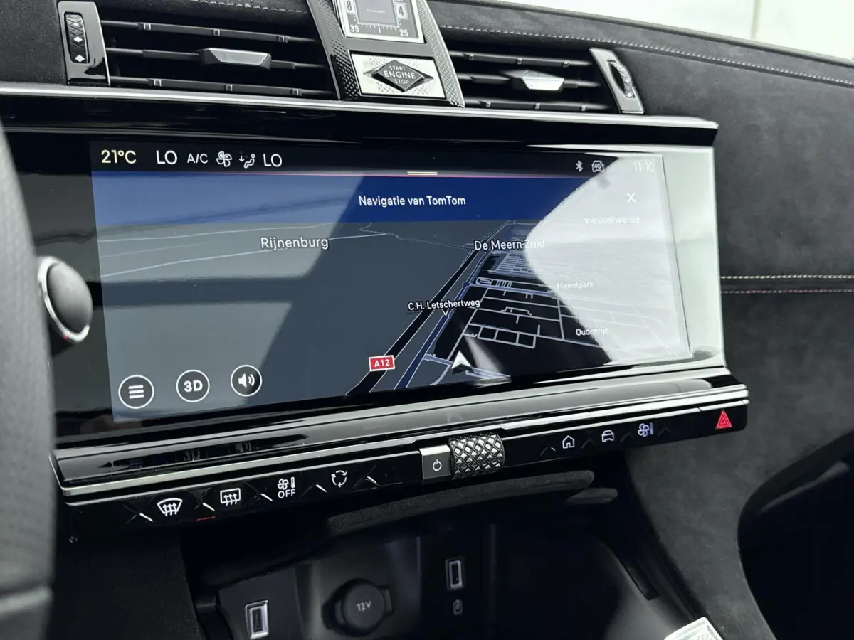 1.6 PHEV 225 Ligne Business | Panoramadak | 7,4 kW onboard charger | 360° parkeercamera | Navigatie | Apple Carplay / Android Auto |