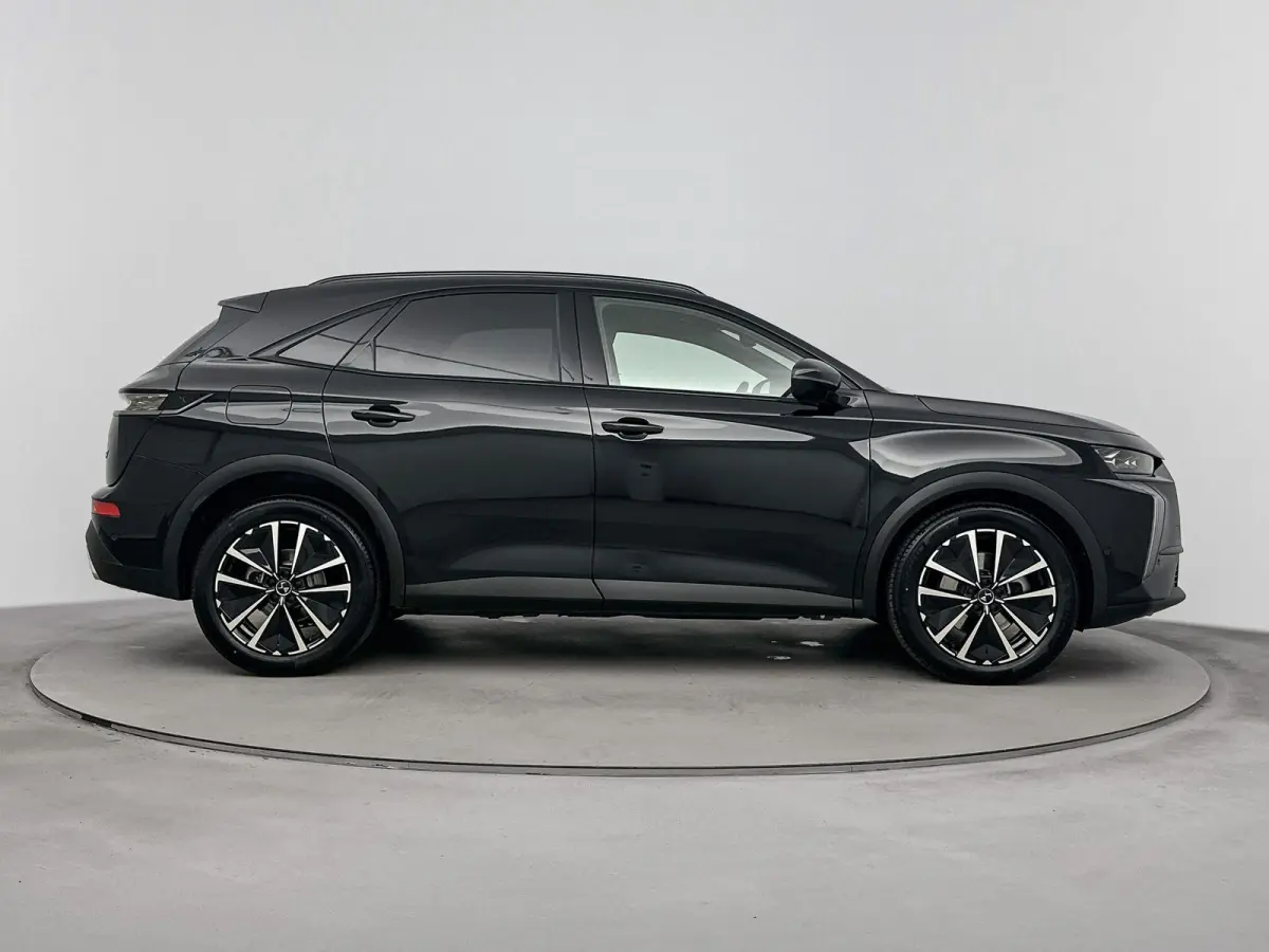 1.6 PHEV 225 Ligne Business | Panoramadak | 7,4 kW onboard charger | 360° parkeercamera | Navigatie | Apple Carplay / Android Auto |