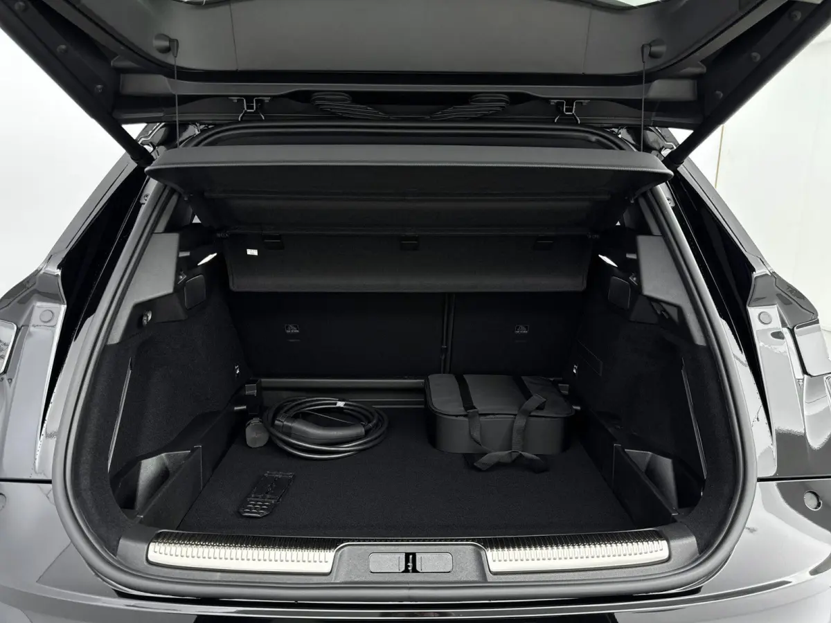 1.6 PHEV 225 Ligne Business | Panoramadak | 7,4 kW onboard charger | 360° parkeercamera | Navigatie | Apple Carplay / Android Auto |