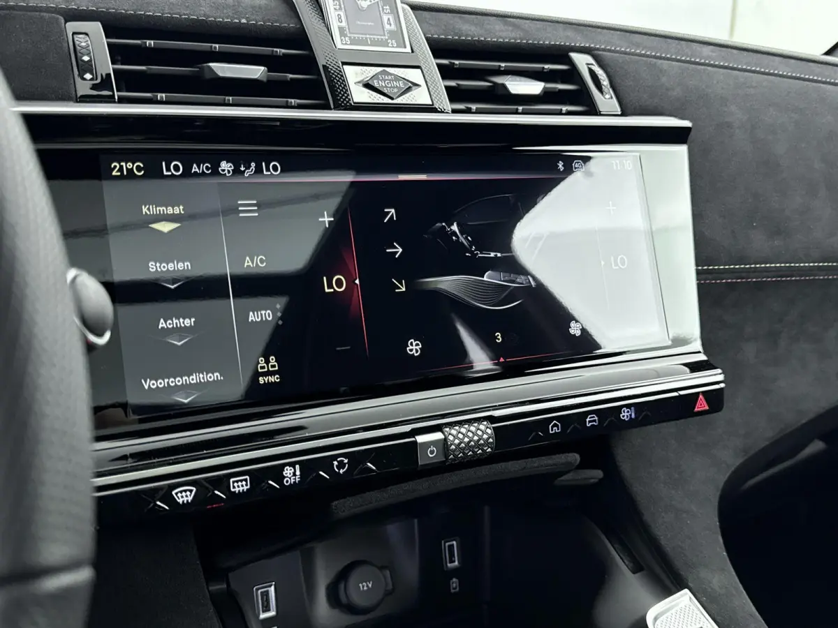 1.6 PHEV 225 Ligne Business | Panoramadak | 7,4 kW onboard charger | 360° parkeercamera | Navigatie | Apple Carplay / Android Auto |