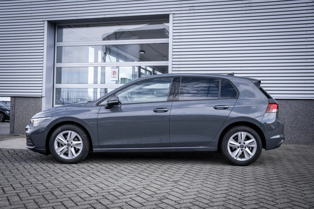 1.0 TSI | Buitenspiegels elektrisch verstel- en verwarmbaar | Cruisecontrol standaard | LED koplampen