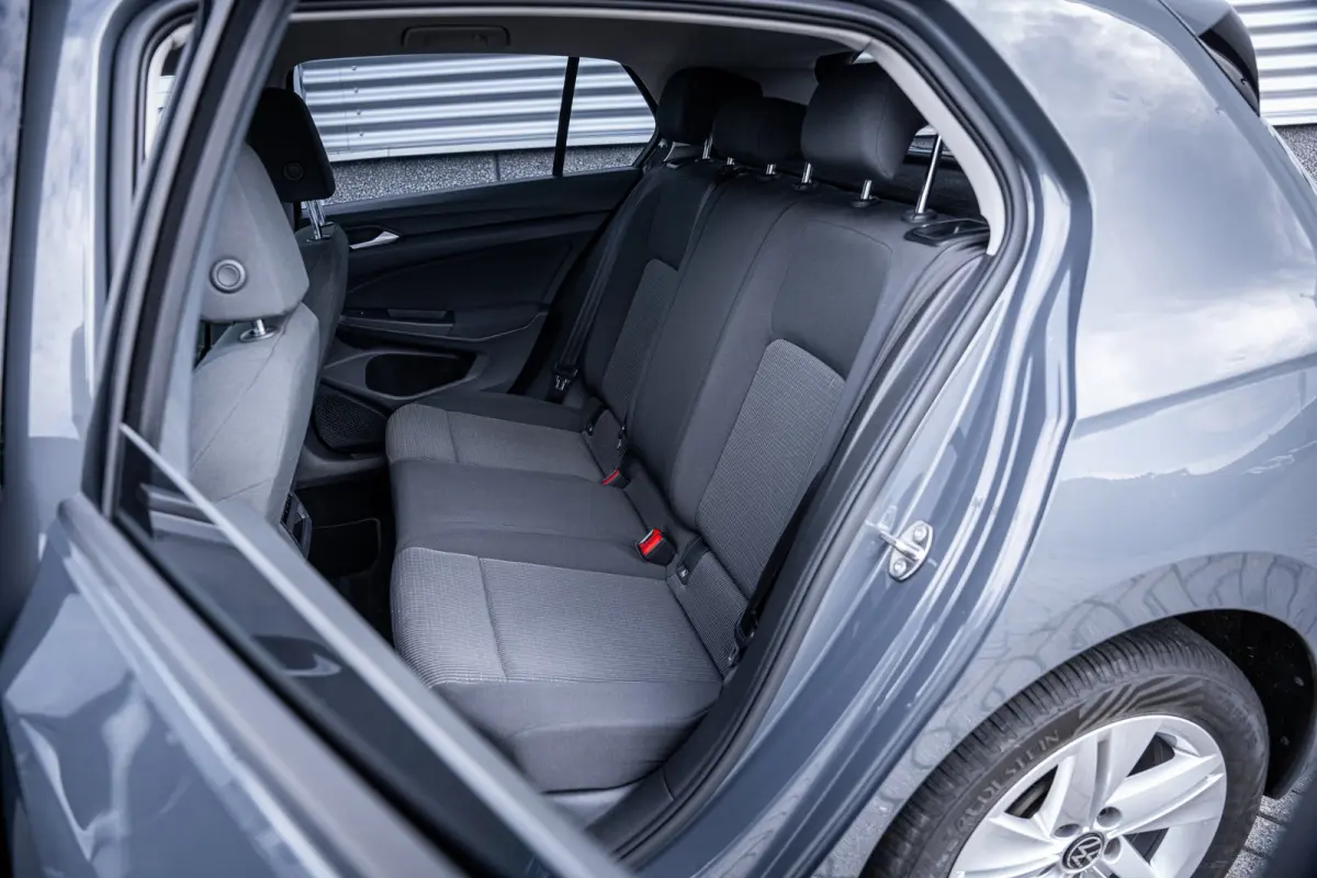 1.0 TSI | Buitenspiegels elektrisch verstel- en verwarmbaar | Cruisecontrol standaard | LED koplampen
