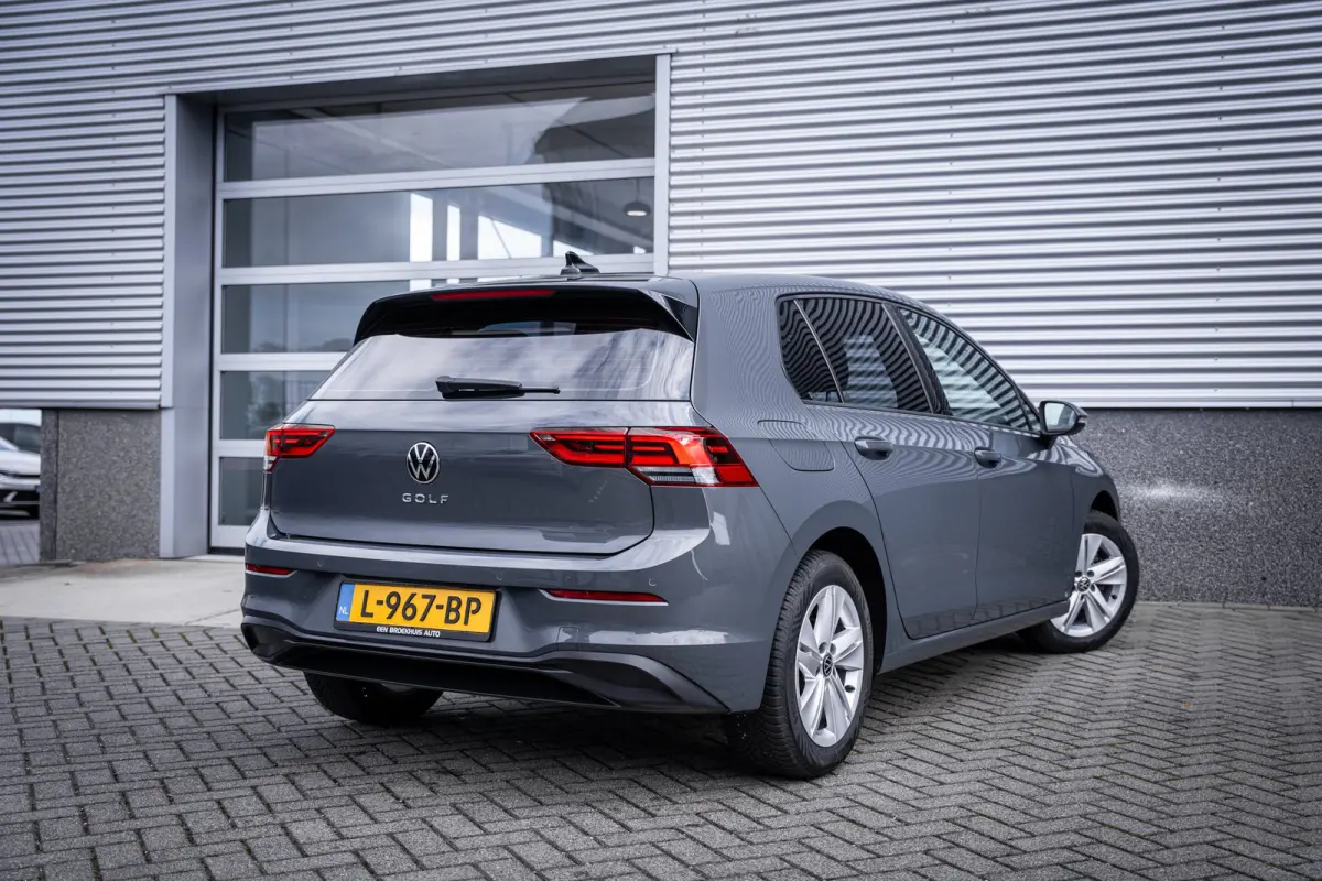 1.0 TSI | Buitenspiegels elektrisch verstel- en verwarmbaar | Cruisecontrol standaard | LED koplampen