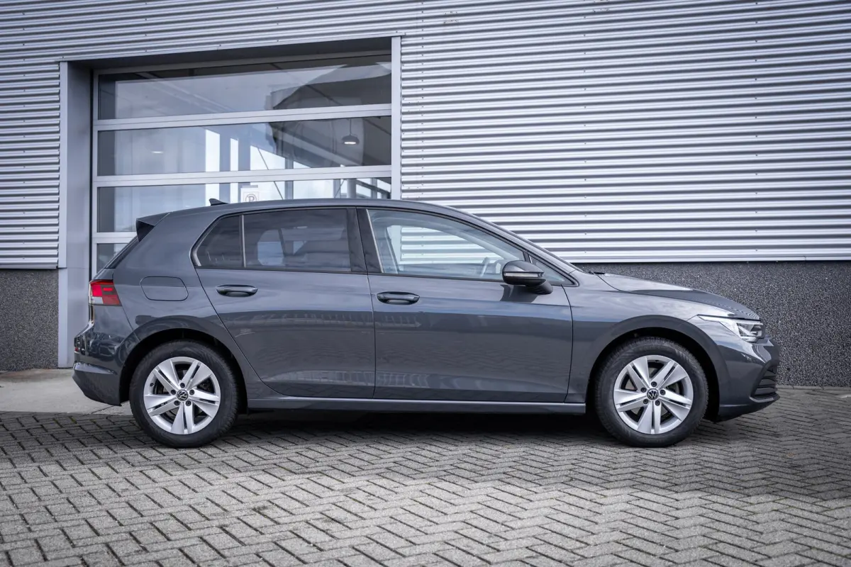 1.0 TSI | Buitenspiegels elektrisch verstel- en verwarmbaar | Cruisecontrol standaard | LED koplampen