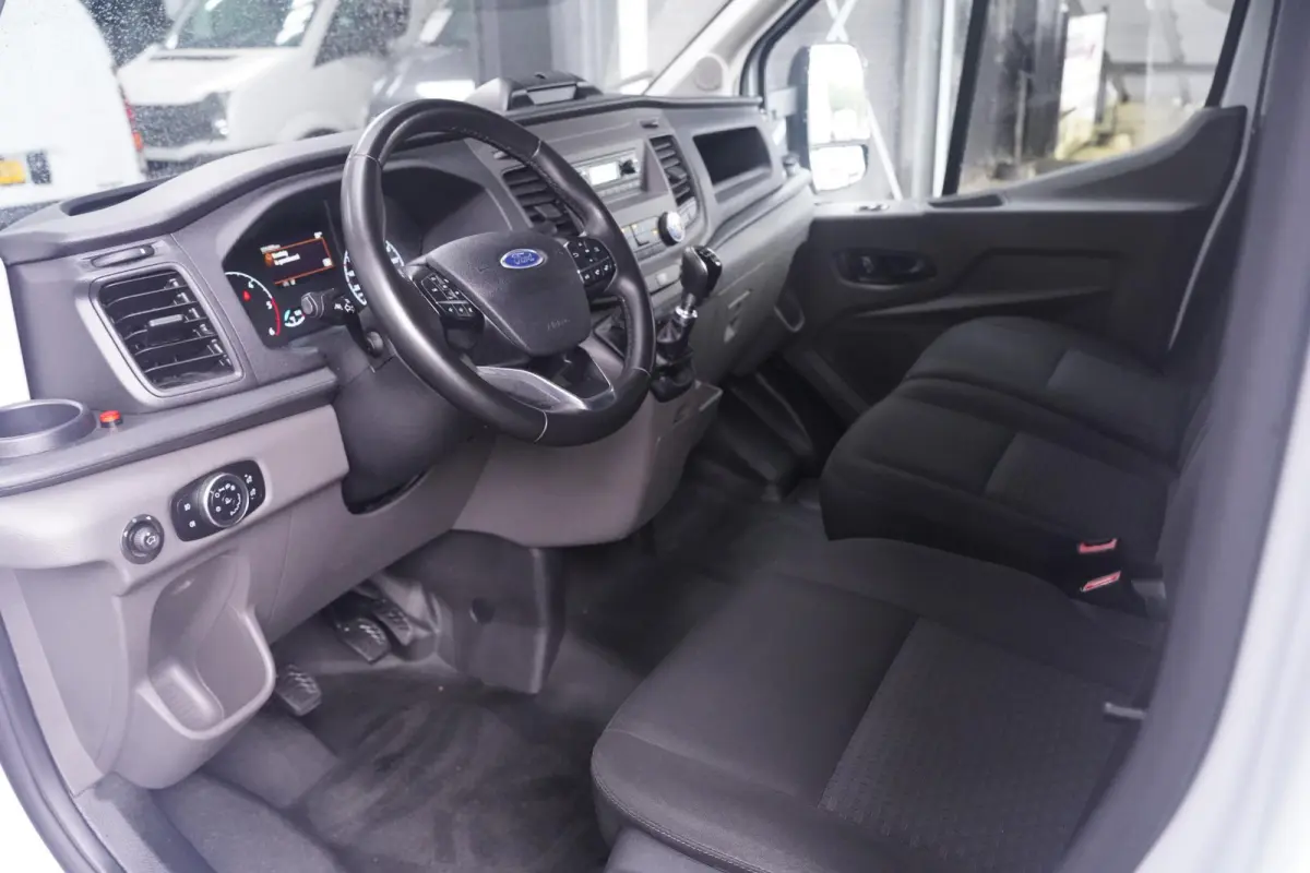 2.0 TDCI 130 pk Bakwagen met Laadklep Airco Cruise Control, Lane Assist, LxBxH 420x200x210 cm, 3-Zits
