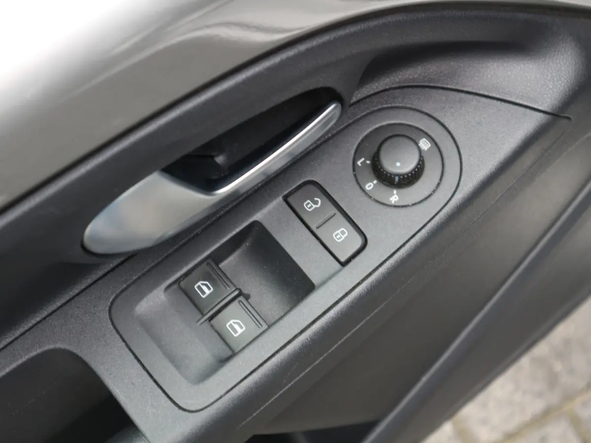 Up! 1.0 BMT move up! AIRCO 5 DRS NL AUTO APK 08-2027