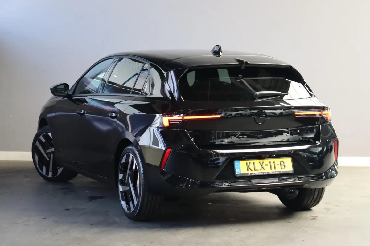 58 kWh GS / Navigatie / Head up / Stoelverwarming