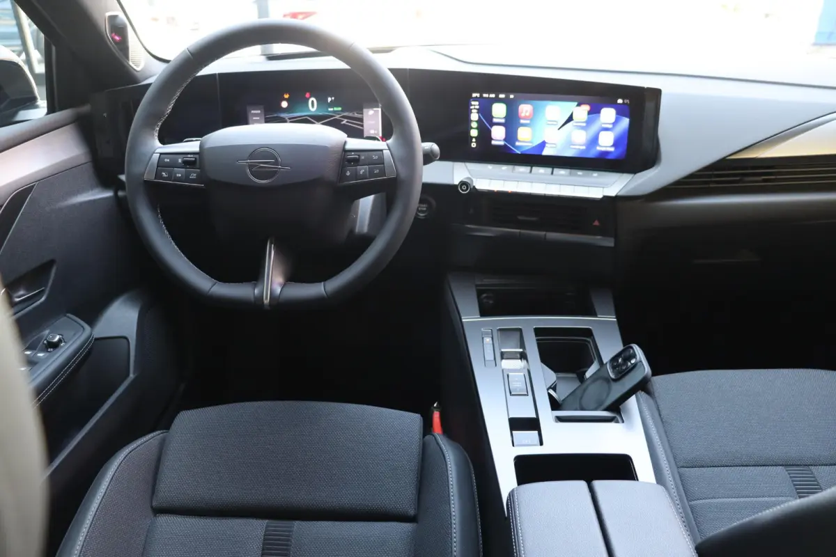 58 kWh GS / Navigatie / Head up / Stoelverwarming
