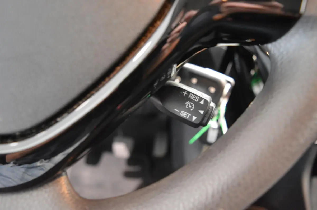 1.0 VTi Feel ZUINIG - AIRCO - BLUETOOTH