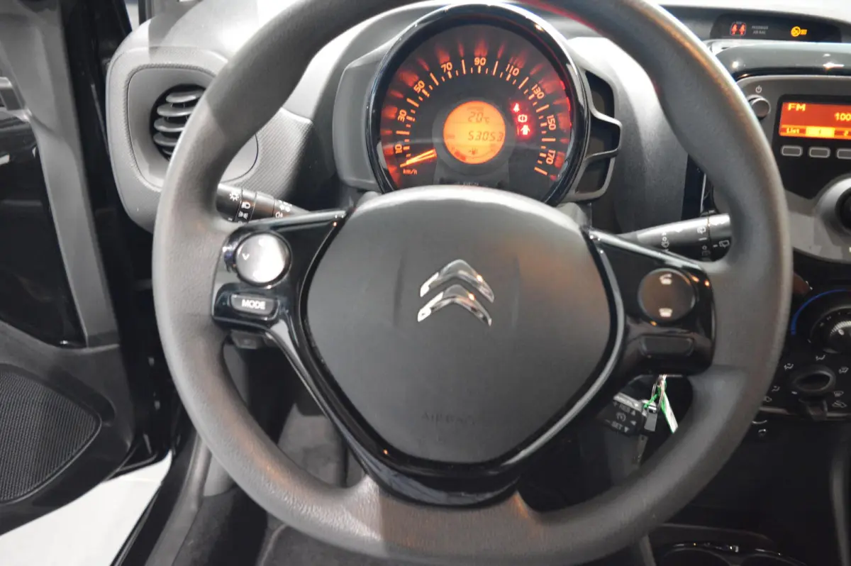 1.0 VTi Feel ZUINIG - AIRCO - BLUETOOTH