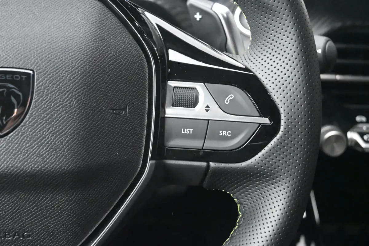 1.2 Hybrid 110 e-DCS6 GT Tot 8 Jaar Garantie! | Navi by app | 360 Camera | DAB ontvanger | Keyless Entry | Full Led | LMV 17" |