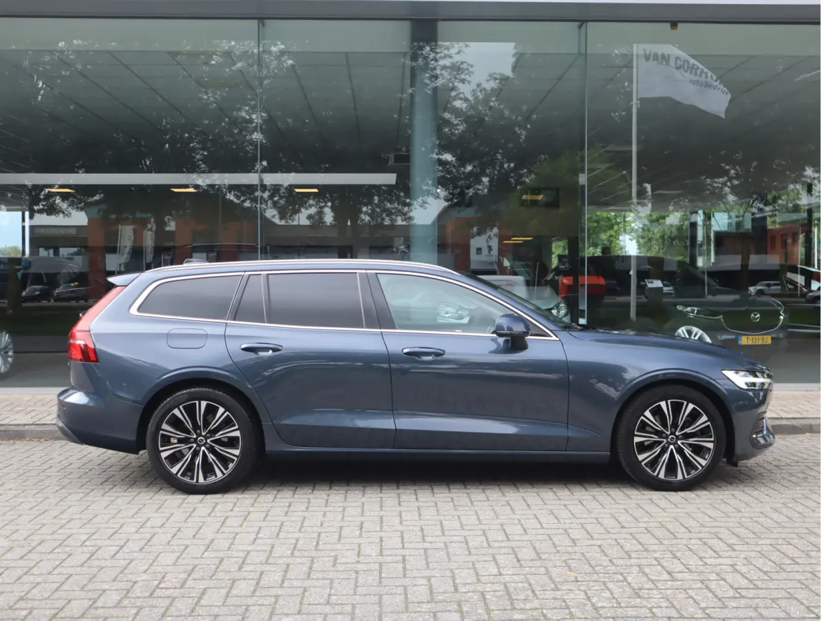 2.0 B3 Plus Bright Navi / Carplay / Stoel-Stuurverw / Elek Trekhaak / Camera / Stoelmemory / BTW Auto
