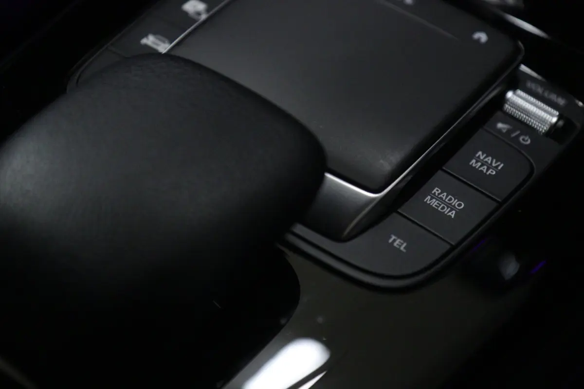 200 Business Solution AMG PANO/CAM/KEYLESS/LANEASSIST/VOL