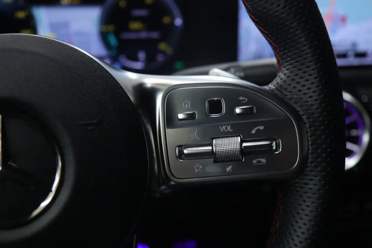 200 Business Solution AMG PANO/CAM/KEYLESS/LANEASSIST/VOL